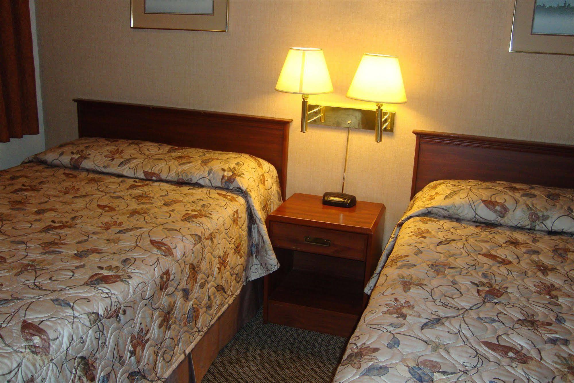 Royal Napanee Inn Greater Napanee Exteriér fotografie