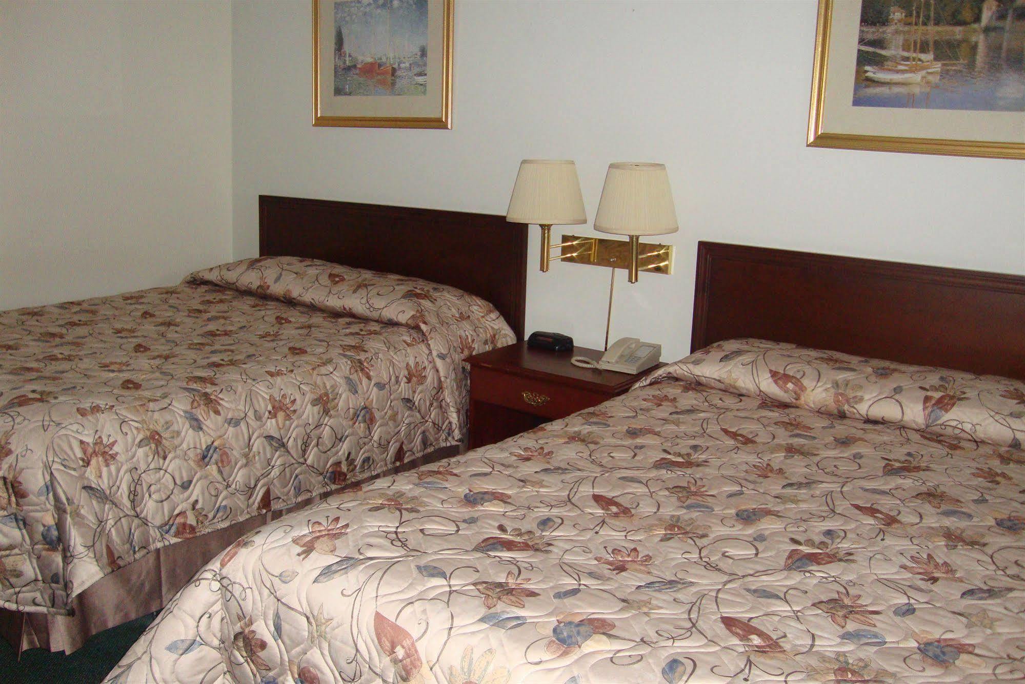 Royal Napanee Inn Greater Napanee Exteriér fotografie